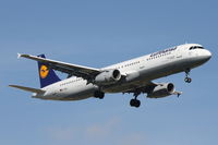 D-AISU @ LMML - A321 D-AISU Lufthansa - by Raymond Zammit