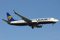 EI-DWS @ LMML - B737-800 EI-DWS Ryanair - by Raymond Zammit