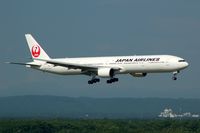 JA8941 @ RJCC - APP RWY 19L - by A.Itoh