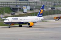 TF-ISY @ EDDM - Icelandair B752 taxying out - by FerryPNL