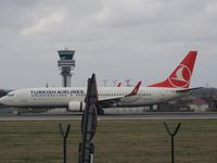 TC-JHO @ EBBR - turkish airlines 737 trust reverse - by fink123