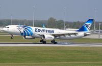 SU-GDS @ EDDM - Egyptair burning-up some rubber on arrival in MUC - by FerryPNL