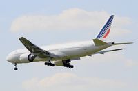 F-GSPP @ LFPG - Boeing 777-228 (ER), Short approach rwy 27R, Paris-Roissy Charles De Gaulle airport (LFPG-CDG) - by Yves-Q