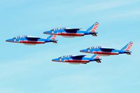 E79 @ LFBD - Dassault-Dornier Alpha Jet E (F-TENA), Athos 05 of Patrouille de France 2017, Take off rwy 23, Bordeaux-Mérignac Air Base 106 (LFBD-BOD) open day 2017 - by Yves-Q