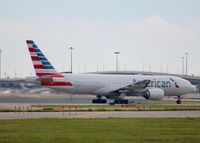N762AN @ KDFW - At DFW. - by paulp