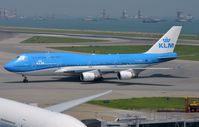 PH-BFW @ VHHH - KLM B744 at the other end of the line. - by FerryPNL