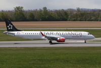 OE-LWH @ LOWW - Austrian Airlines ERJ-195 - by Andreas Ranner