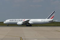 F-HRBA @ LFPG - Air France - by Jan Buisman
