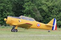 F-AZCV @ LFFQ - North American T-6G Texan, Landing rwy 28, La Ferté-Alais airfield (LFFQ) Air show 2016 - by Yves-Q