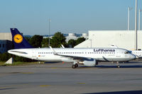 D-AIUY @ EDDM - Airbus A320-214 of Lufthansa at Munich Franz-Josef Strauss airport, Germany - by Van Propeller