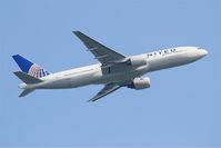 N788UA @ LFPG - Boeing 777-222, Take off rwy 06R, Roissy Charles De Gaulle airport (LFPG-CDG) - by Yves-Q