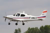 F-HKCD @ LFSI - Cirrus SR20, Take off rwy 29, St Dizier-Robinson Air Base 113 (LFSI) Open day 2017 - by Yves-Q
