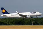 D-AINA @ BUD - Lufthansa - by Chris Jilli