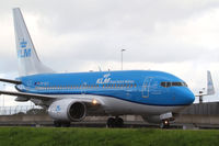 PH-BGG @ EHAM - KLM Boeing 737 - by Andreas Ranner