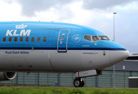 PH-BXF @ EHAM - KLM Boeing 737 - by Andreas Ranner