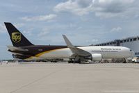 N327UP @ EDDK - Boeing 767-34AF - 5X UPS United Parcel Service - 27753 - N327UP - 10.06.2017 - CGN - by Ralf Winter