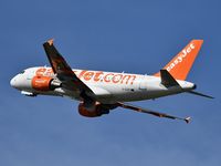 G-EZDC @ LFBD - EasyJet U22756 take off runway 23 to Milan (MXP) - by JC Ravon - FRENCHSKY
