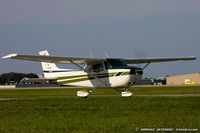 N4969E @ KOSH - Cessna 172N Skyhawk  C/N 17271685, N4969E - by Dariusz Jezewski www.FotoDj.com
