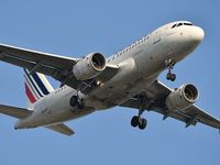 F-GRXD @ LFBD - Air France / HOP A54126 from Lyon (LYS) - by JC Ravon - FRENCHSKY