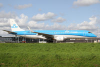 PH-EZI @ EHAM - KLM Cityhopper ERJ-190 - by Andreas Ranner