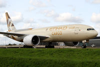 A6-DDE @ EHAM - Etihad Boeing 777 - by Andreas Ranner