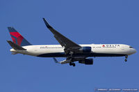 N172DN @ KJFK - Boeing 767-332/ER - Delta Air Lines  C/N 24775, N172DN - by Dariusz Jezewski www.FotoDj.com