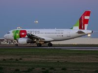 CS-TTJ @ LPPT - TP1046 departure to Barcelona (BCN) - by JC Ravon - FRENCHSKY