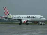 EI-FXN @ LFBD - V72404 pushback to Ajaccio (AJA) - by JC Ravon - FRENCHSKY