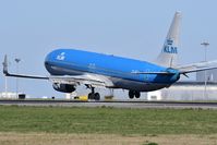 PH-BXT @ LPPT - KL1693 landing runway 03 from Amsterdam - by JC Ravon - FRENCHSKY