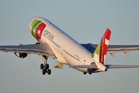 CS-TOF @ LPPT - Infante D.Henrique take off runway 03 - by JC Ravon - FRENCHSKY