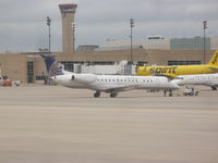 N16561 @ IAH - ERJ-145LR - by Christian Maurer