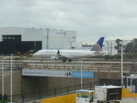 N85354 @ IAH - ERJ-175LR - by Christian Maurer