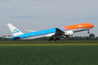 PH-BVA @ EHAM - KLM - by Fred Willemsen