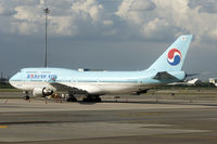 HL7460 @ VTBS - On the apron at Bangkok. - by Arjun Sarup