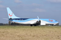 G-TAWJ @ EGSH - Now with TUI logo's. - by Graham Reeve