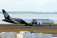 ZK-NZG @ NZAA - Air New Zealand - by Jan Buisman
