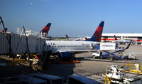 N305DQ @ KATL - At the gate Atlanta - by Ronald Barker