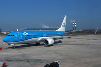 PH-BGB @ LFPG - Taxiing - by micka2b