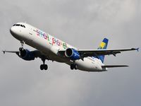 D-ASPC @ LFBD - Small Planet Airlines 8233 from CWL - by Jean Christophe Ravon - FRENCHSKY