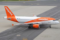 G-EZBY @ VIE - EasyJet Airline Airbus A319 - by Thomas Ramgraber