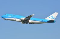 PH-BFN @ EHAM - KLM B744 departing AMS - by FerryPNL