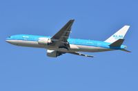 PH-BQN @ EHAM - KLM B772 taking-off. - by FerryPNL