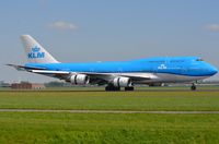 PH-BFV @ EHAM - KLM B744 coming to a stop in AMS. - by FerryPNL