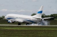 LZ-CGW @ LFRB - Boeing 737-46J, Landing rwy 25L, Brest-Bretagne airport (LFRB-BES) - by Yves-Q