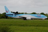 OO-JAU @ LFRB - Boeing 737-8K, Taxiing rwy 25L, Brest-Bretagne airport (LFRB-BES) - by Yves-Q