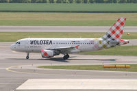 EC-MUT @ VIE - Volotea Airbus A319 - by Thomas Ramgraber