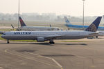 N76054 @ EHAM - United Airlines - by Air-Micha