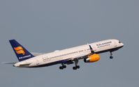 TF-FIS @ KSEA - Boeing 757-256