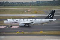 D-AIPD @ EDDL - Airbus A320-211 - LH DLH Lufthansa 'Freiburg' 'Star Alliance' livery - 72 - D-AIPD - 20.09.2016 - DUS - by Ralf Winter