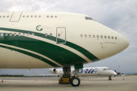 HZ-WBT7 @ VIE - Kingdom Holding Boeing 747-400 - by Thomas Ramgraber